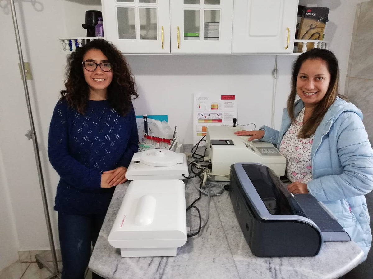 Dra. Arana y Dra. Pineda, Santé Clínica Veterinaria, Otavalo